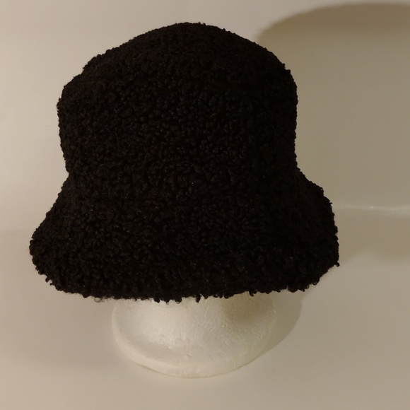 Black Textured Bucket Hat - Picture 10 of 12
